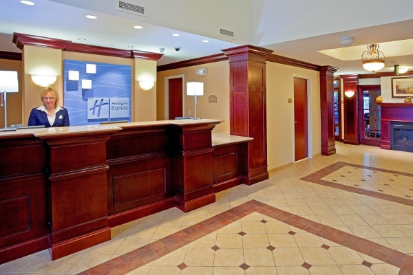 Holiday Inn Express & Suites ALBANY NORTH - LATHAM